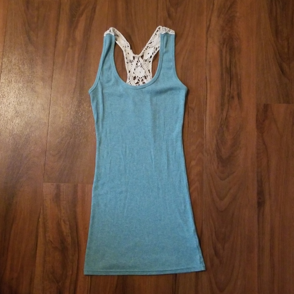 Tank♡ - Picture 1 of 3